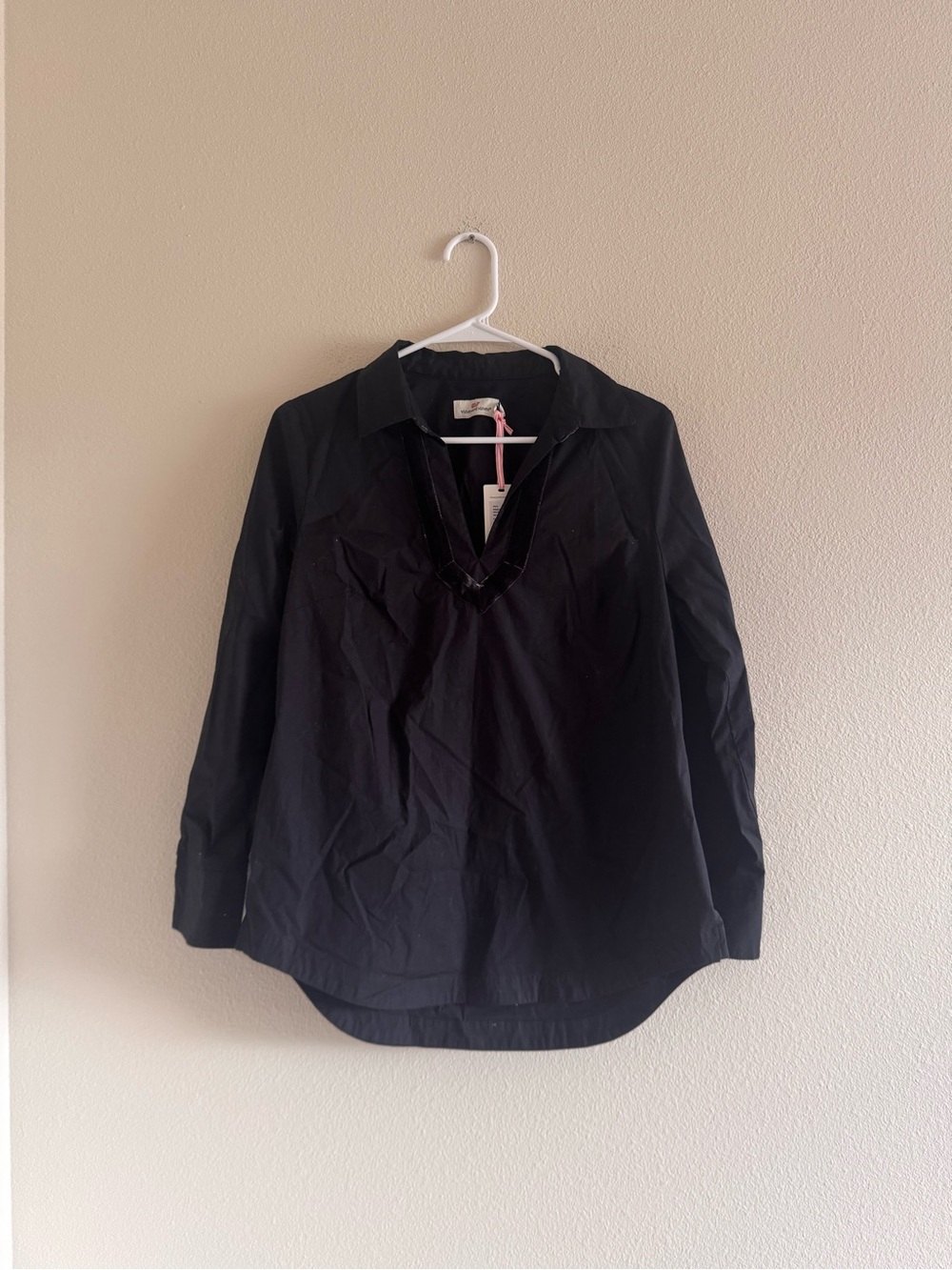 NWT Vineyard Vines Black Casual Button-Down Shirt